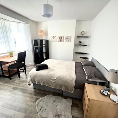 Modern Double Room With Fire Tv Λονδίνο Εξωτερικό φωτογραφία